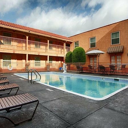 Motel 6 Dallas Tx Downtown Exterior foto